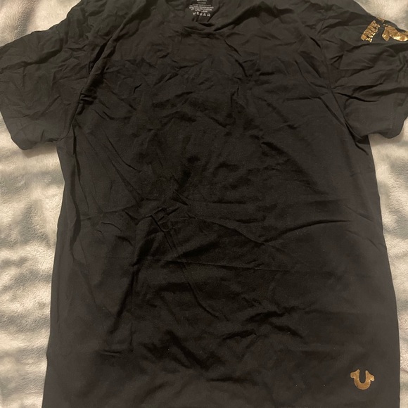 4 True Religion T-shirts - Picture 8 of 12